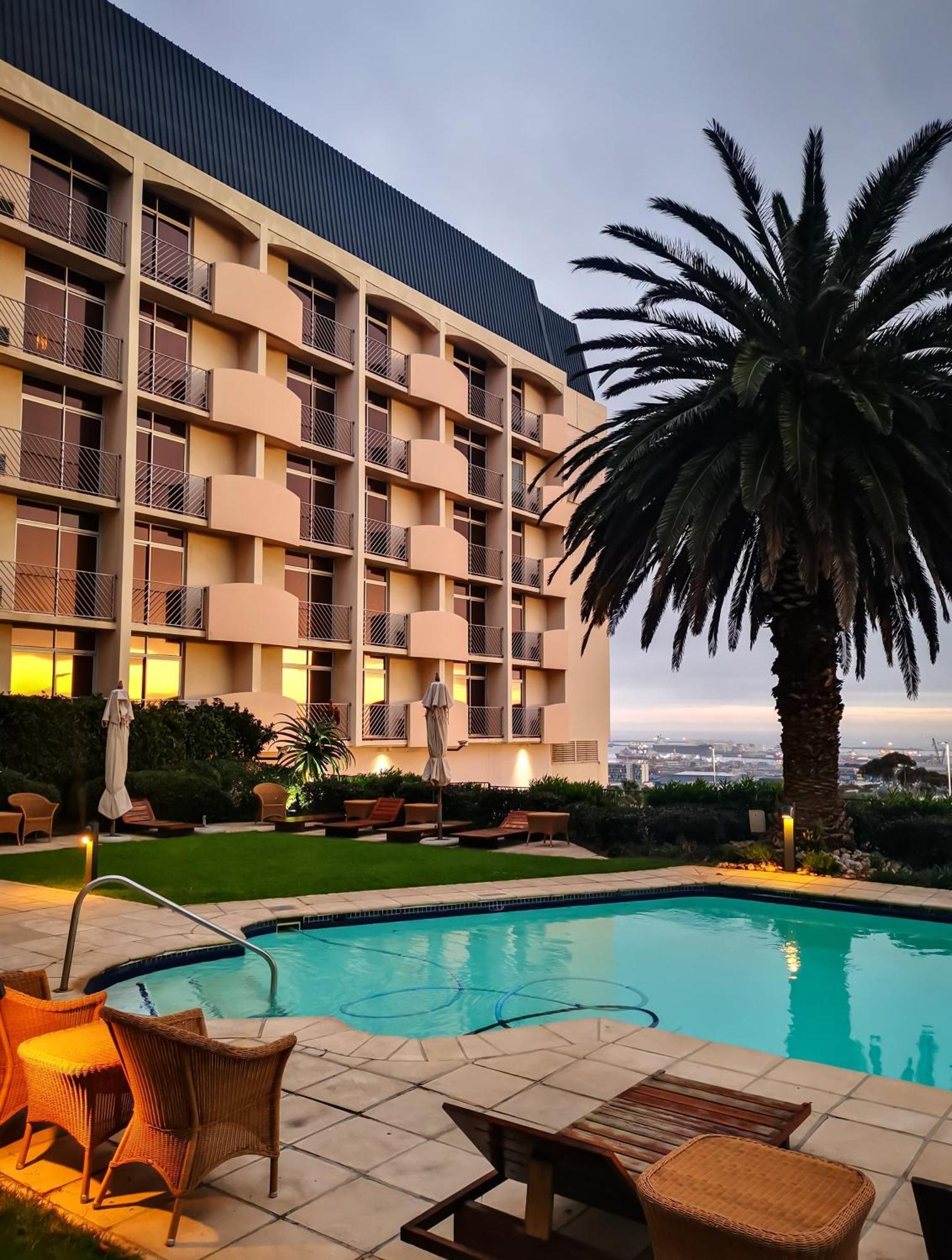 Garden Court Nelson Mandela Boulevard Città del Capo Esterno foto